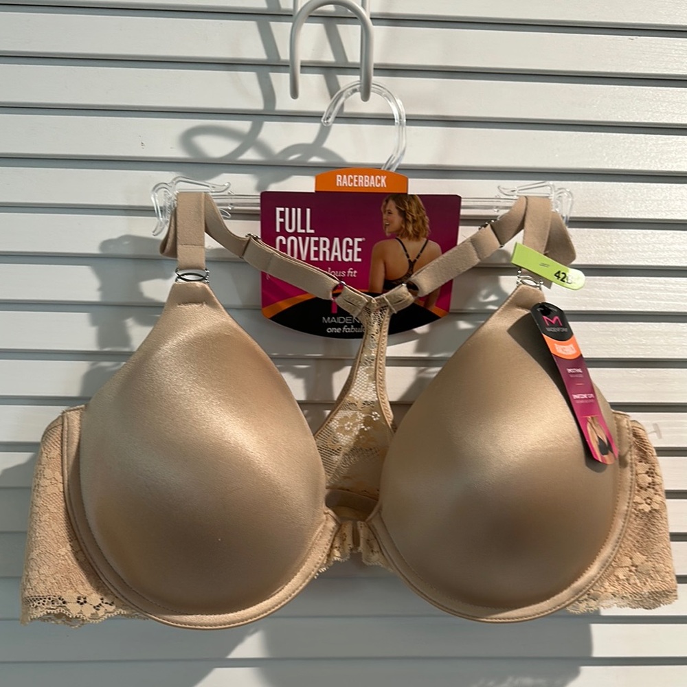 NWT Maidenform Racerback Smoothing Back and Sides for shape and support.
